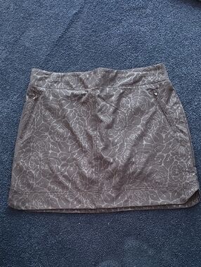 Orvis Golf Athletic Skort  Black Floral Medium